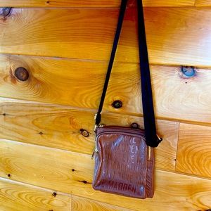 Steve Madden Logo Crossbody cognac